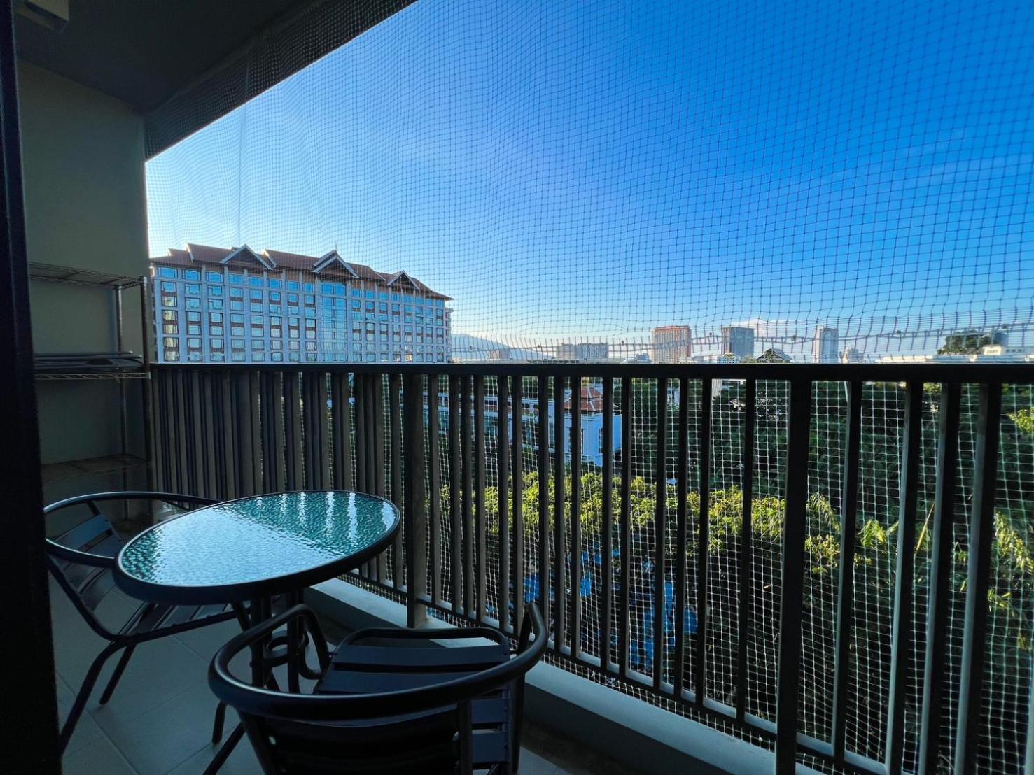 The Astra Luxury Condo In Town Чиангмай Екстериор снимка