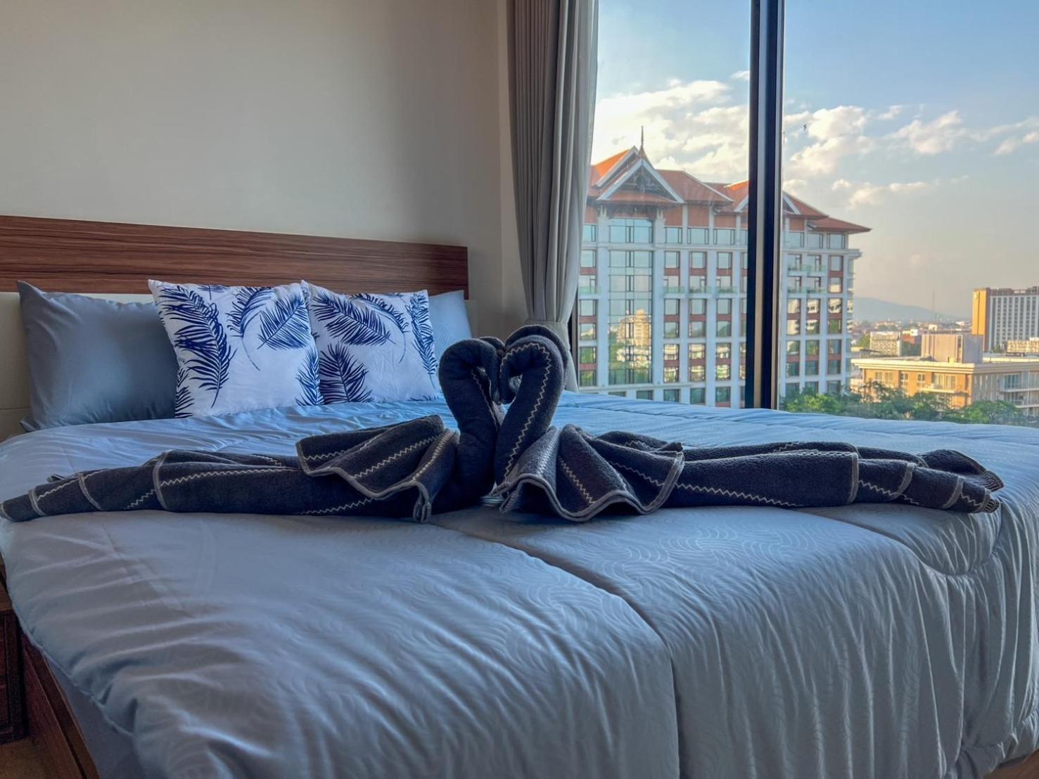 The Astra Luxury Condo In Town Чиангмай Екстериор снимка